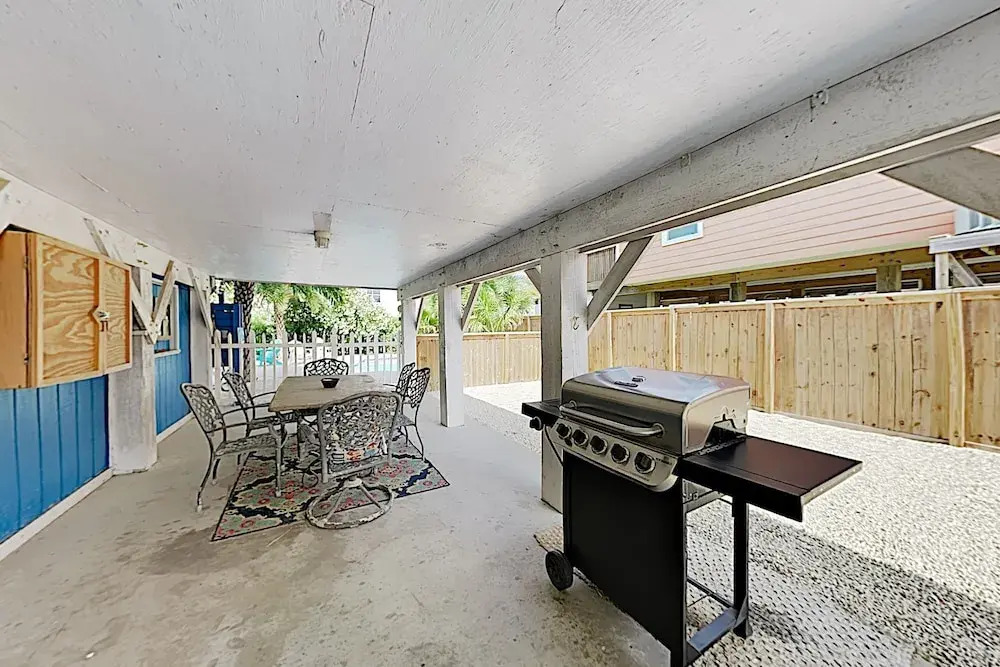 Just Blue Inn - 3 Br home by RedAwning