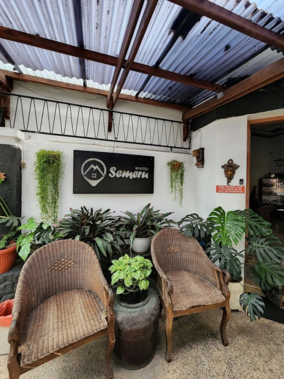 SEMERU HOSTEL MALANG