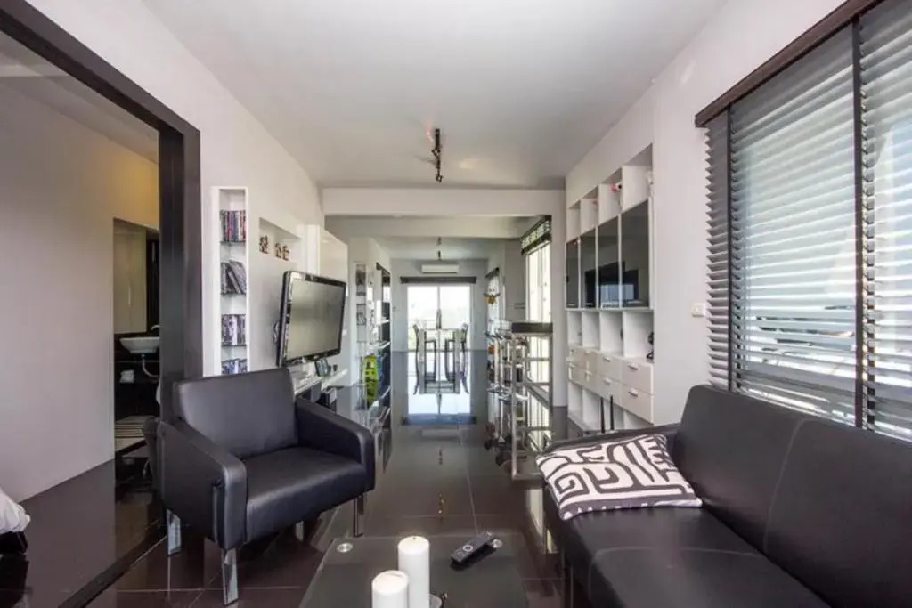 Flame Tree Suite 110 sqm 2-Bedroom Apartment