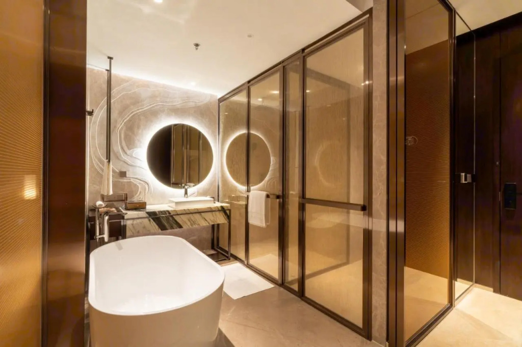 Arjuna Solitaire Hotel
