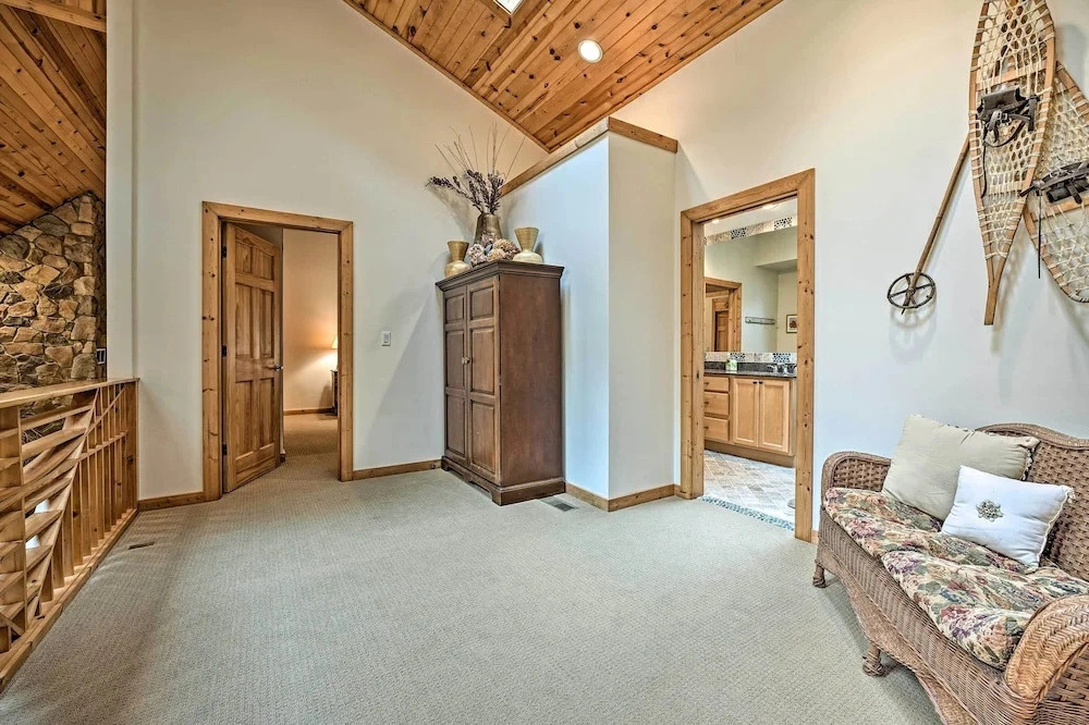 Upscale Family Retreat w/ Fire Pit, Walk to Beach