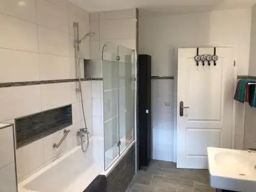 3-Room Karl-Heine