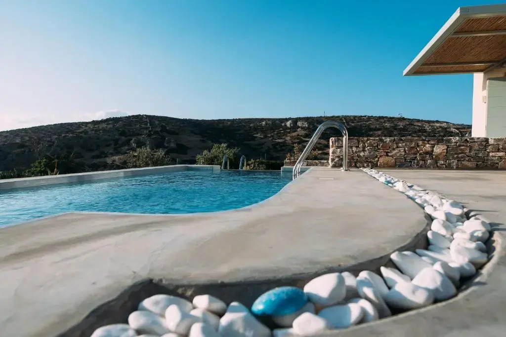 Schinoza luxury suites