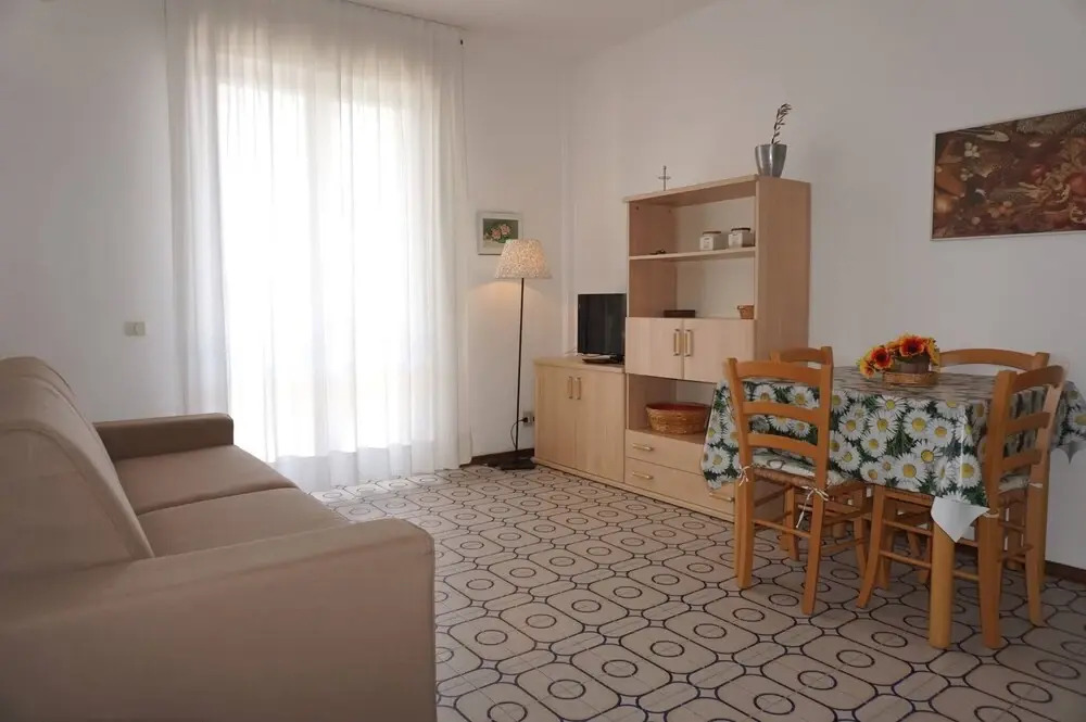 Beautiful Beachfront Apartment-pool-ac by Beahost Rentals