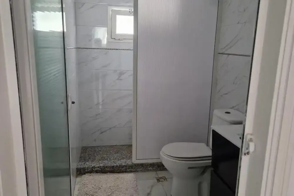 2 Bed Villa Sleeps 4 - Garden Wifi Parking