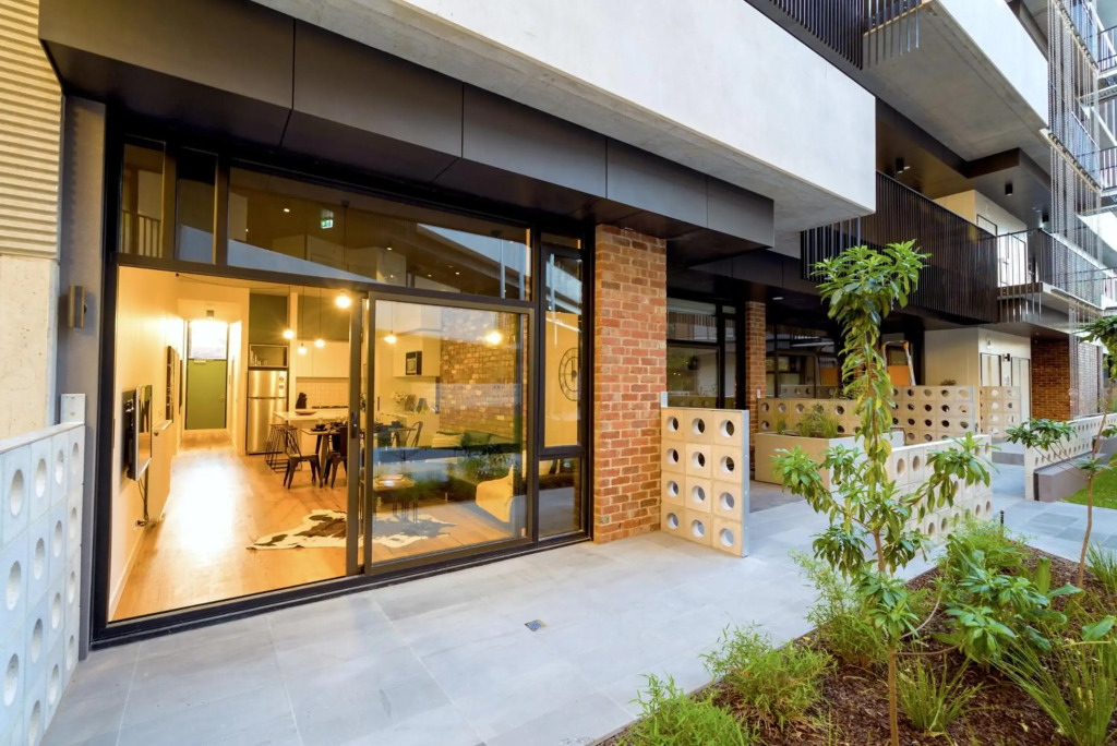 Mega Style Apartments West Melbourne Townhouse