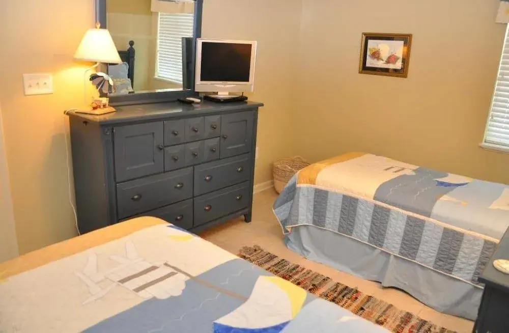 Paradise Pointe 5B - 3 Br condo by RedAwning