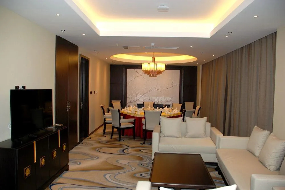 Yantai Dexin International Hotel