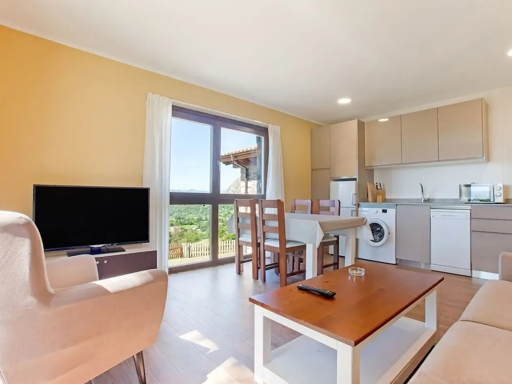 Nice Apartment, Rural Location With Beautiful Views of the Picos de Europa