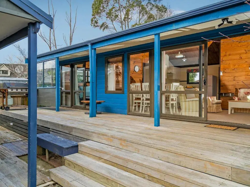 Sky Blue Bach - Whitianga Holiday Home