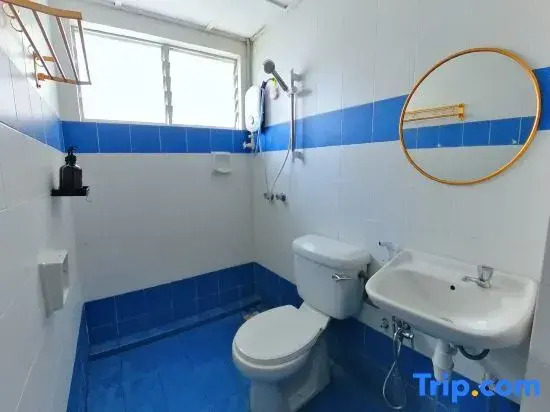 2-5pax Sunshine Beachfront, Wifi, 50"TV, FREE PARKING & POOL