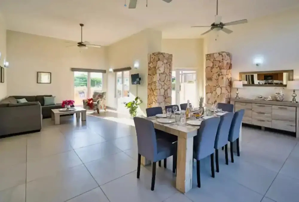 Spacious 6BR Villa w Pool Close2beach Sleeps 16