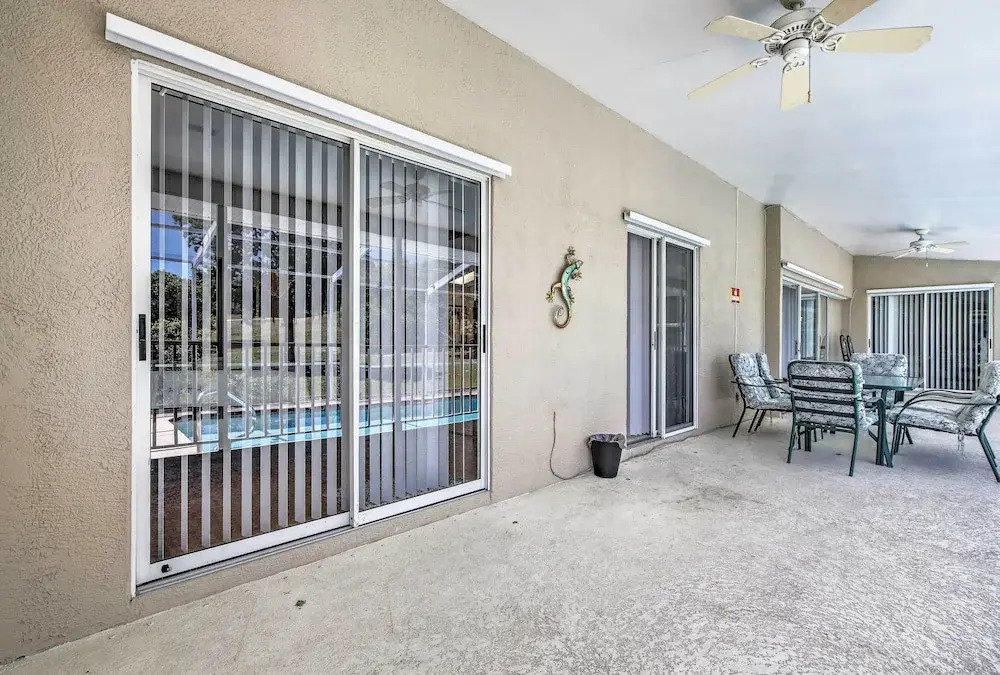 Spring Hill Home w/ Pool ~ 1 Mi to Weeki Wachee