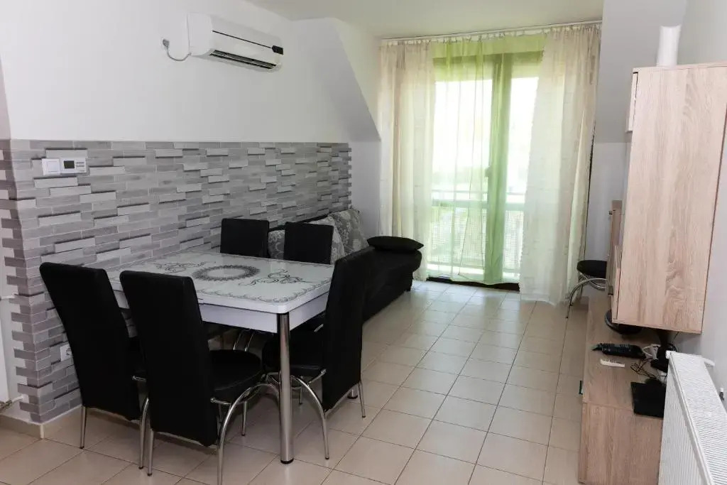 Art Apartments
