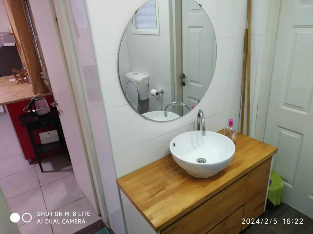 Amirs Apartments