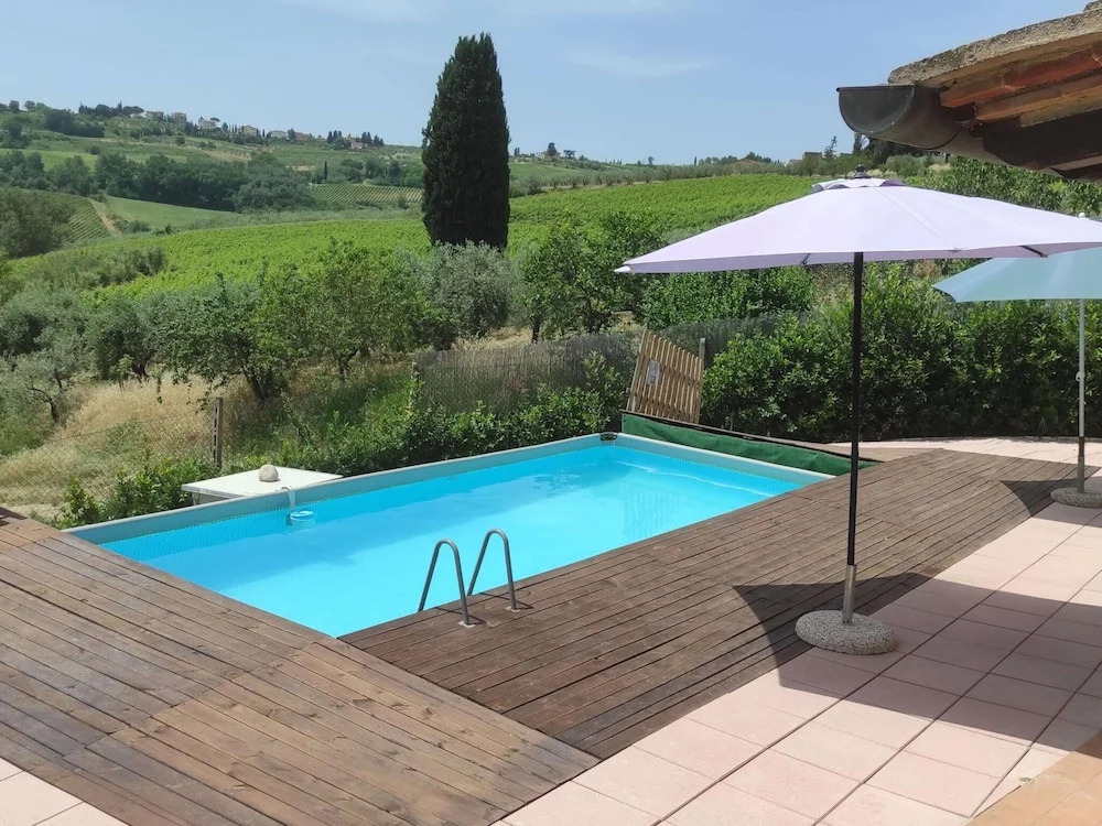 Farmhouse in Tuscany with Pool & Vineyard View