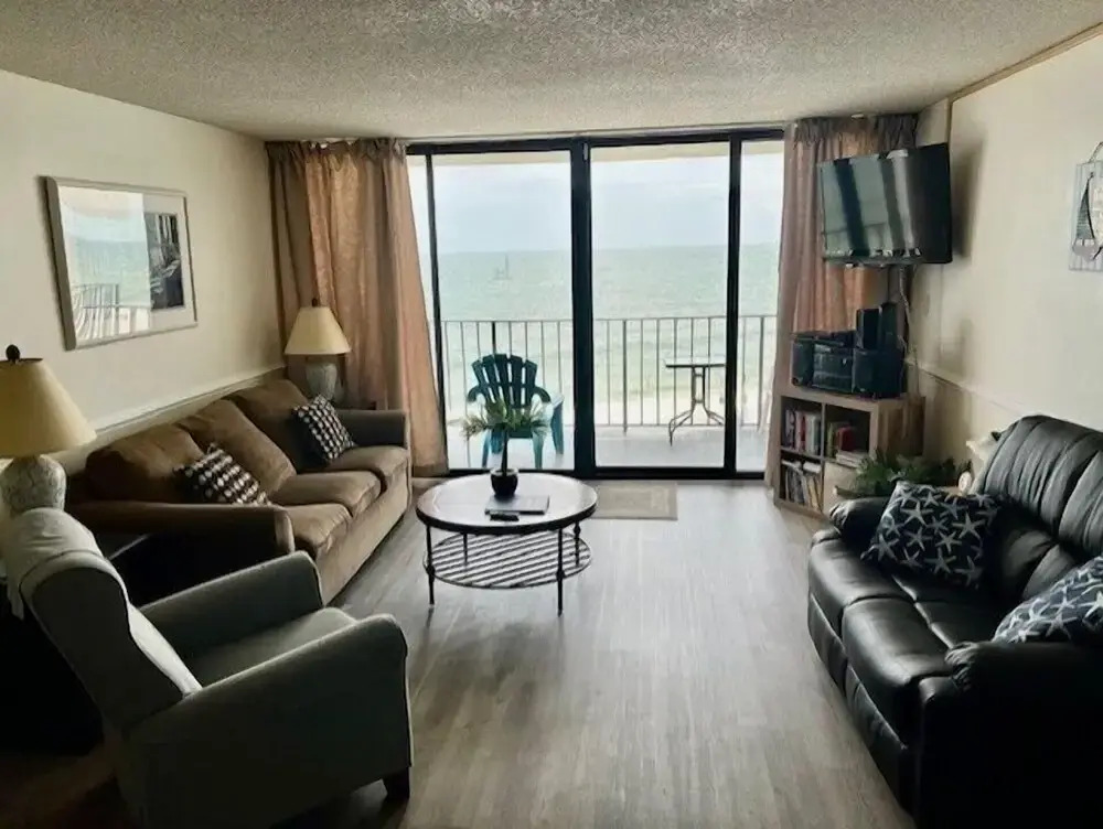 Royal Garden Resort 403 1 Bedroom Condo by RedAwning