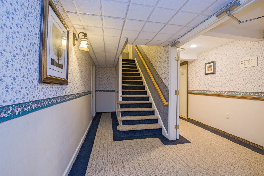 Coachman Inn