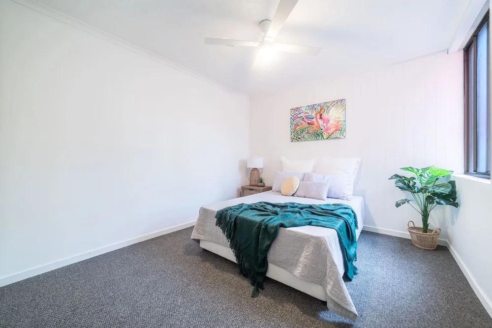 Beautiful Fresh Large 2BR 2Bath Apt