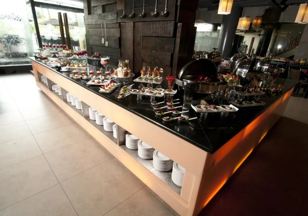 Swiss-Grand Beach Resort Kuantan - Newly Upgraded 5-Star