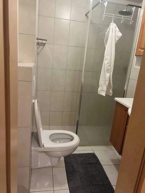 2 Bedroom Condo With Cheap Pick up Services