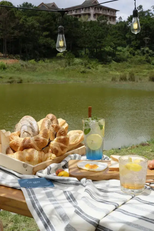 Vi-la Homestay Café