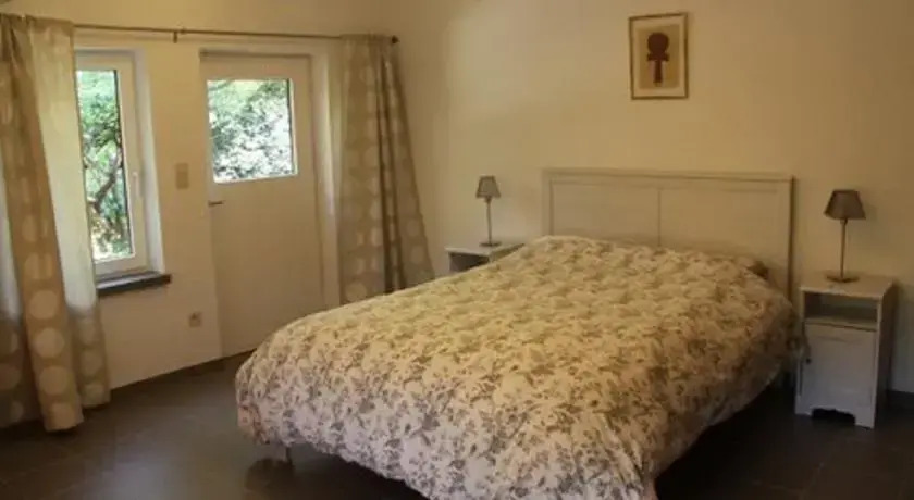 B&B Aquamarine