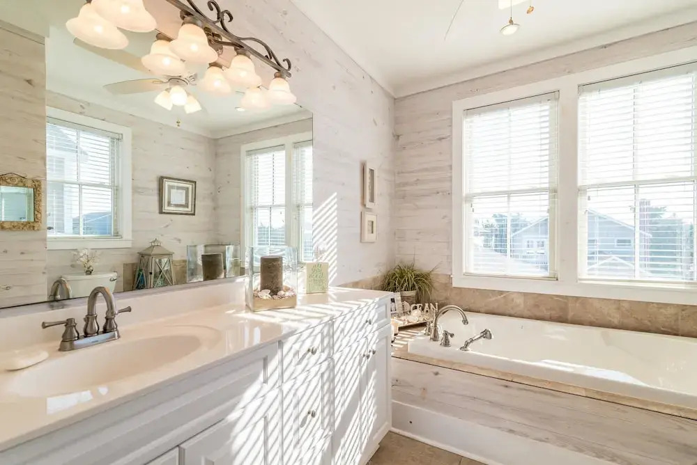 Carolina Corner - 5 Br Home
