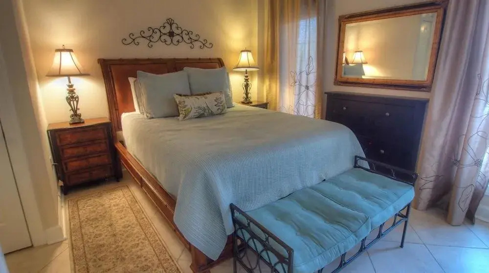 Plaza del Sol - 1 Br Condo