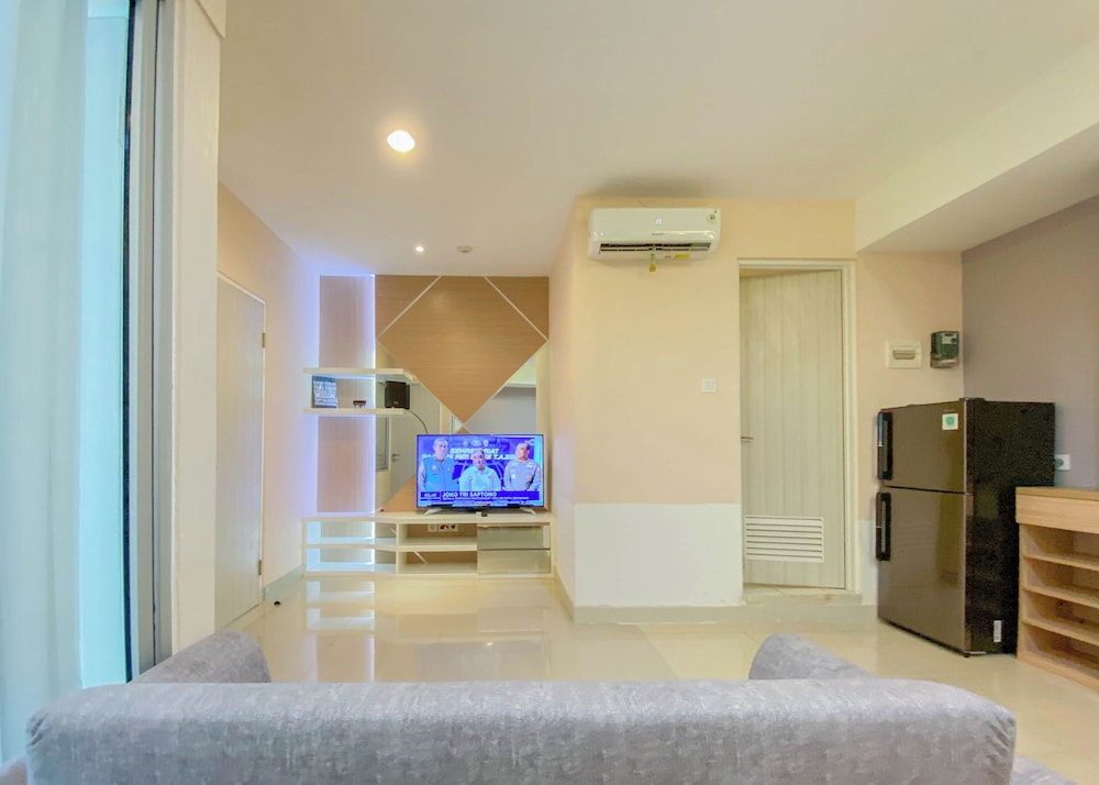 Homey And Well Furnished 2Br Grand Kamala Lagoon Apartment