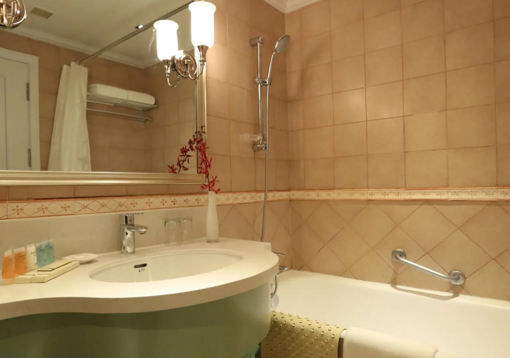 Апартотель Green Court Residence City Center Shanghai