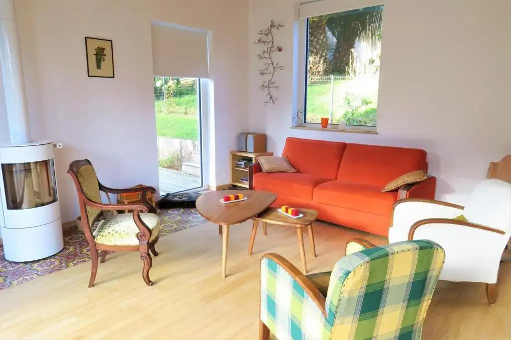 Villa neuve en bois, avec jardin et terrasse, au centre de PERROS-GUIREC - Réf 945