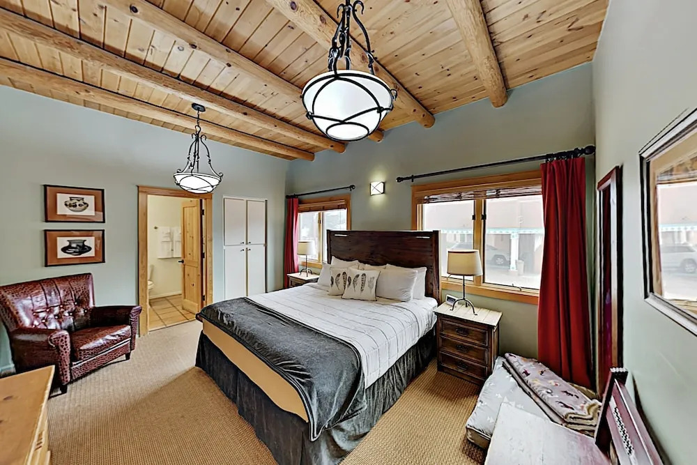 San Francisco At Zona Rosa: Near Plaza & Railyard 3 Bedroom Condo