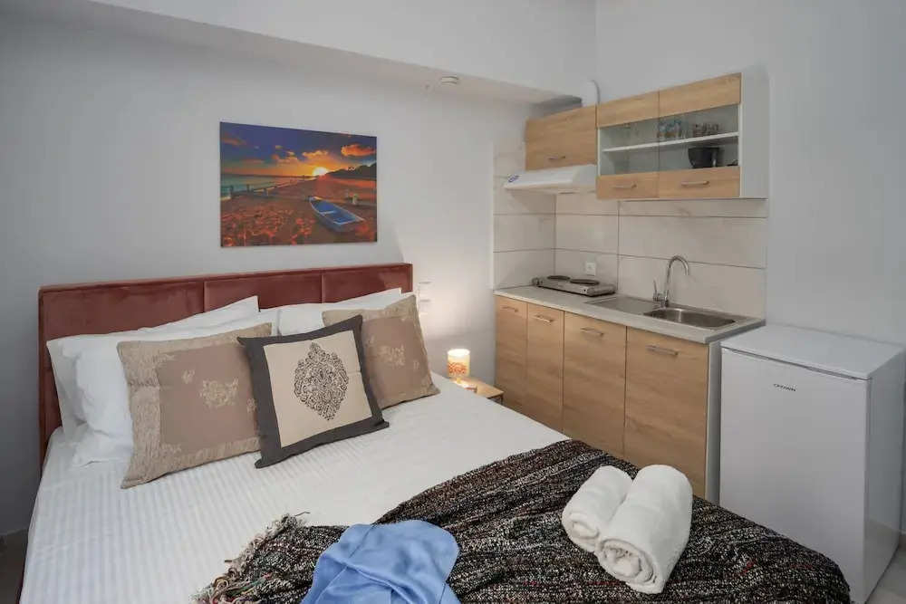 Sun City Apartments by Estia