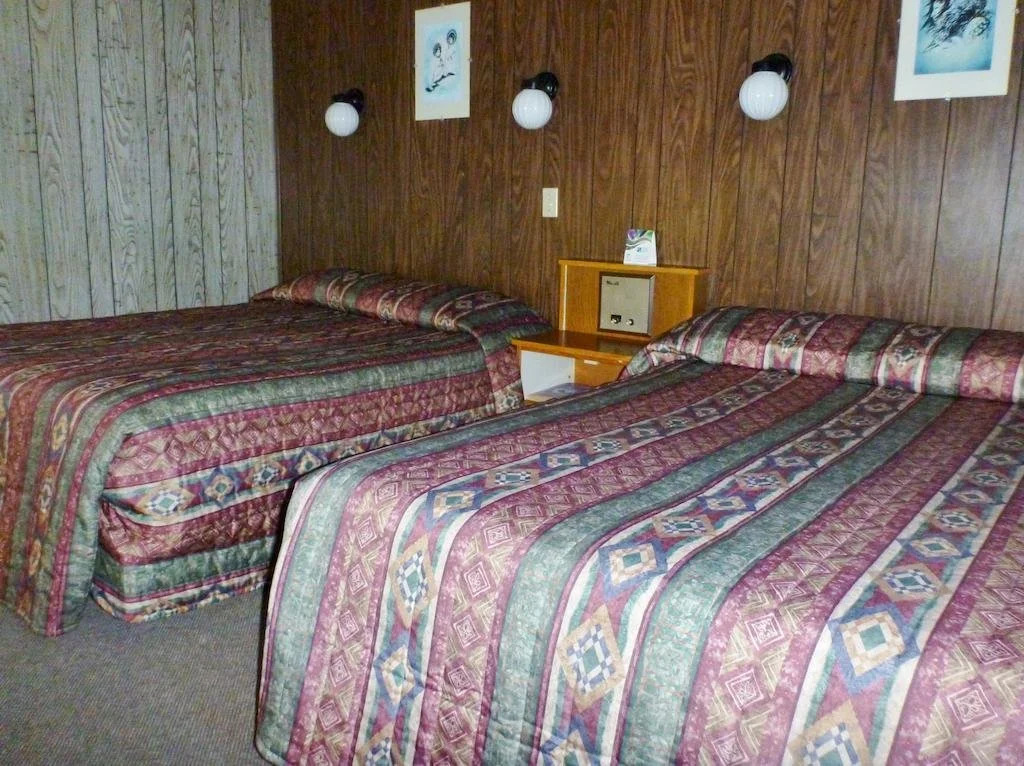 Snowshoe Inn