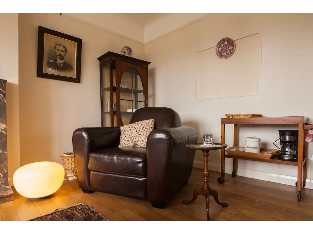 Unique & Beautiful Home for 8 in East Putney