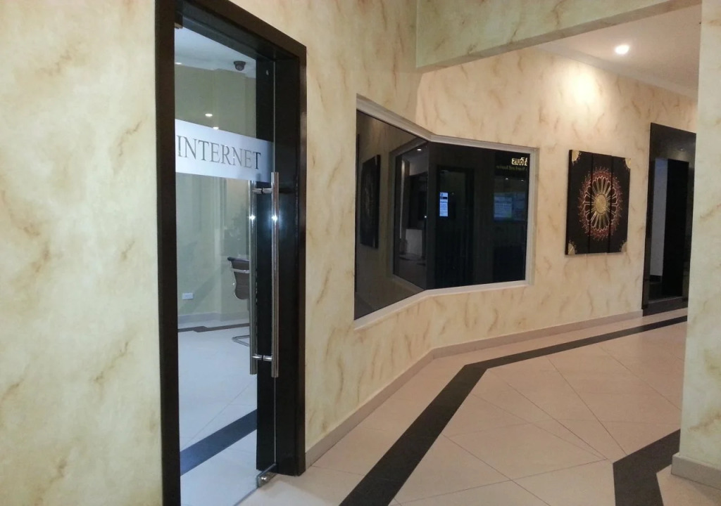 Queens Hotel Angeles City