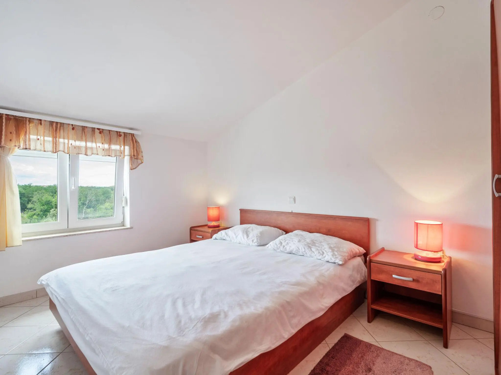 Classy Apartment in Banjole near Beach & Pula City