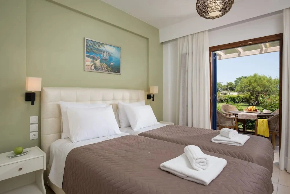 Waves Studios Apartments