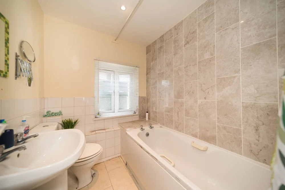 London Victoria Park 2 Bed Apt