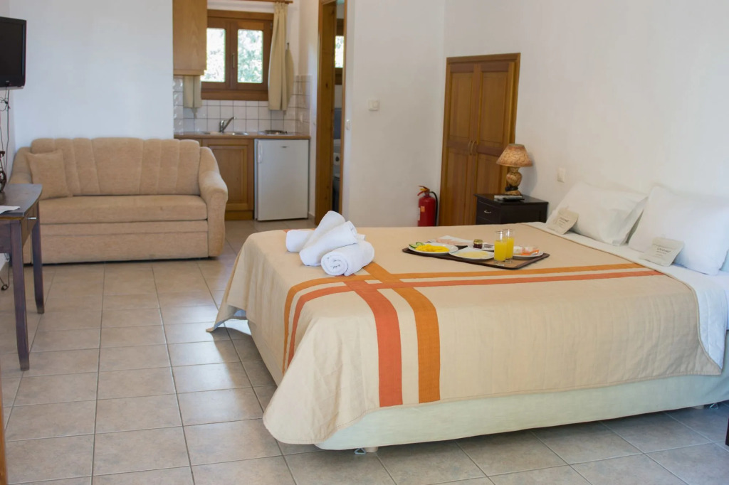 Alkifron Hotel
