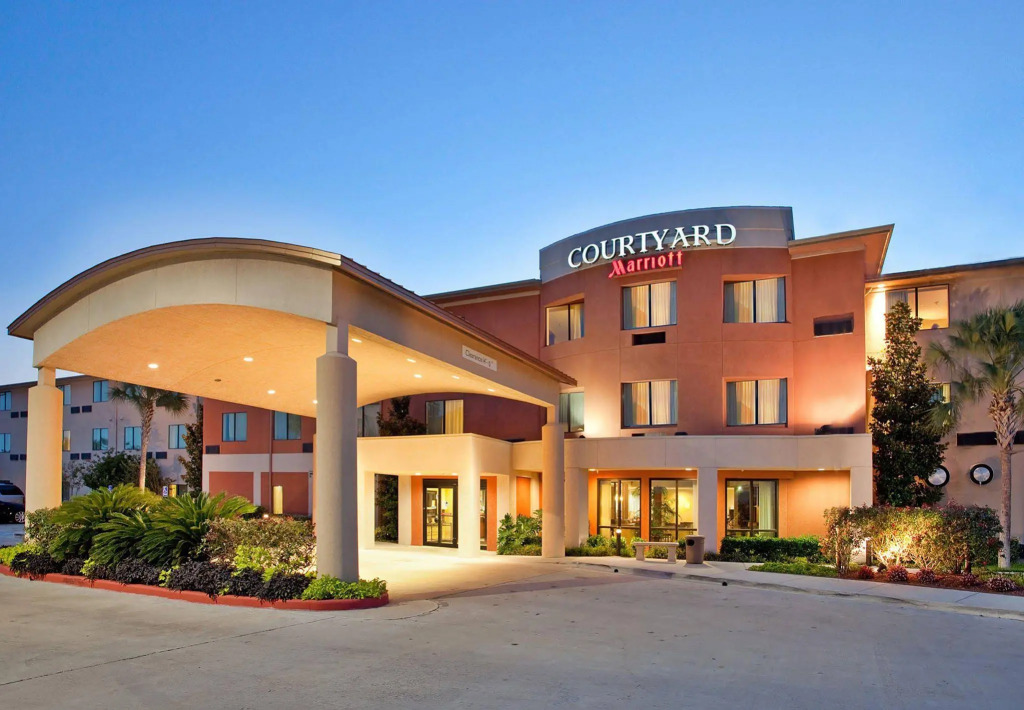 Courtyard Wall at Monmouth Shores Corporate Park