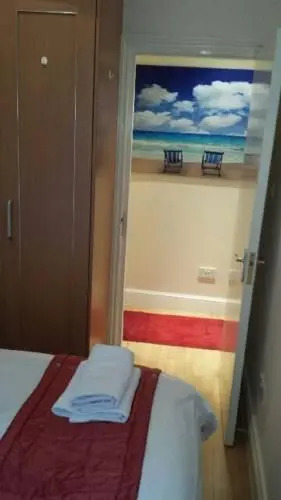 North End Road Apartment