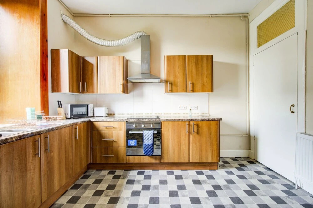 Perfectly Situated Glasgow 2 Bed Apartment