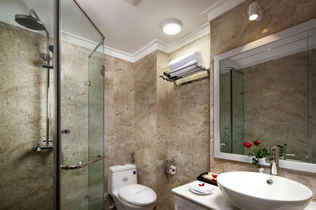 Hanoi Golden Moon Hotel & Travel
