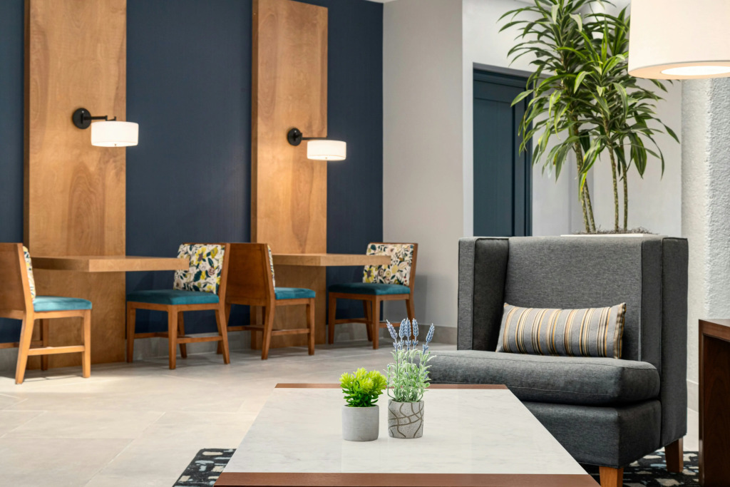 Doubletree by Hilton Fort Myers at Bell Tower Shops