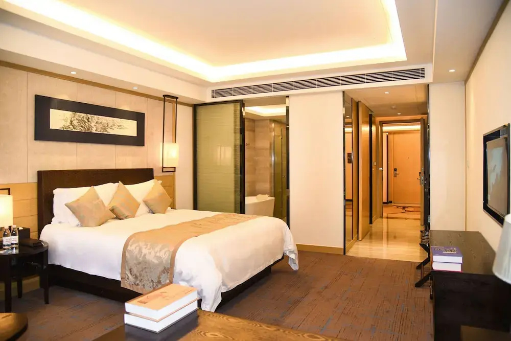 Kande Grand Land Hotel