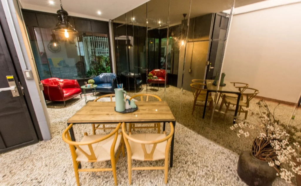 Yiyue Guanhe Homestay 倚月觀荷民宿