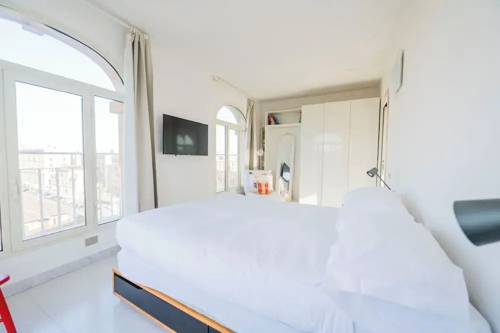 St. John Basilica Lovely Tower Apartment