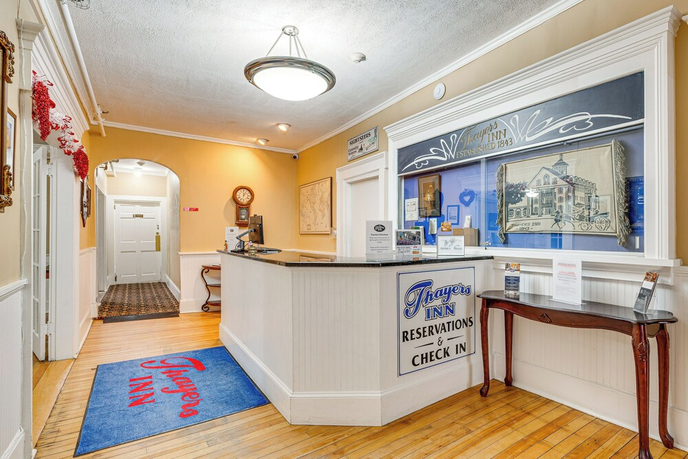 On Historic Main Street: Walkable & Quaint Apt!